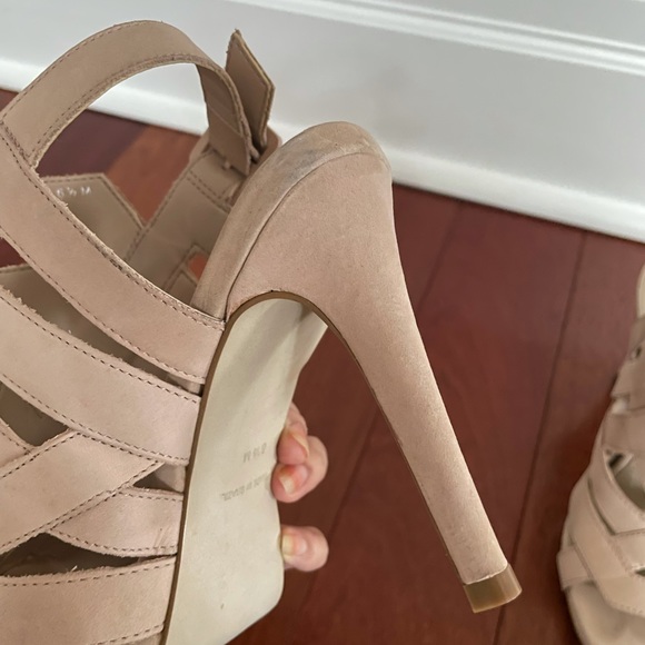 STEVE MADDEN | Nude Nubuck Heels - Picture 5 of 6